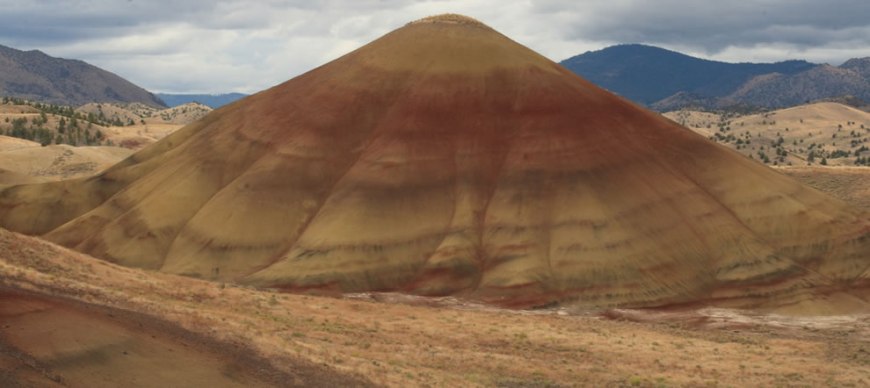 Multi-colored hill at John Day Fossil Beds National Monument